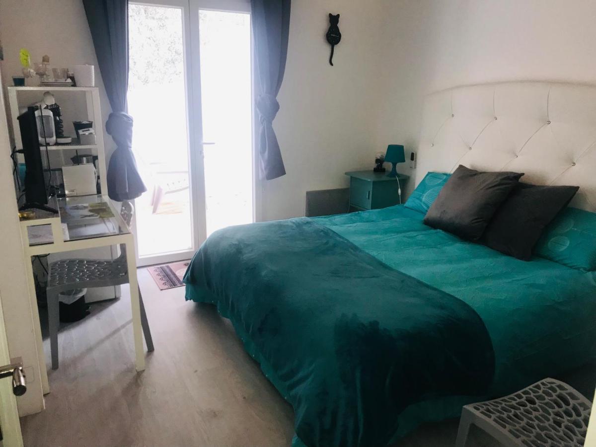 Chambres D'Hotes Les Oliviers - Marignane Esterno foto