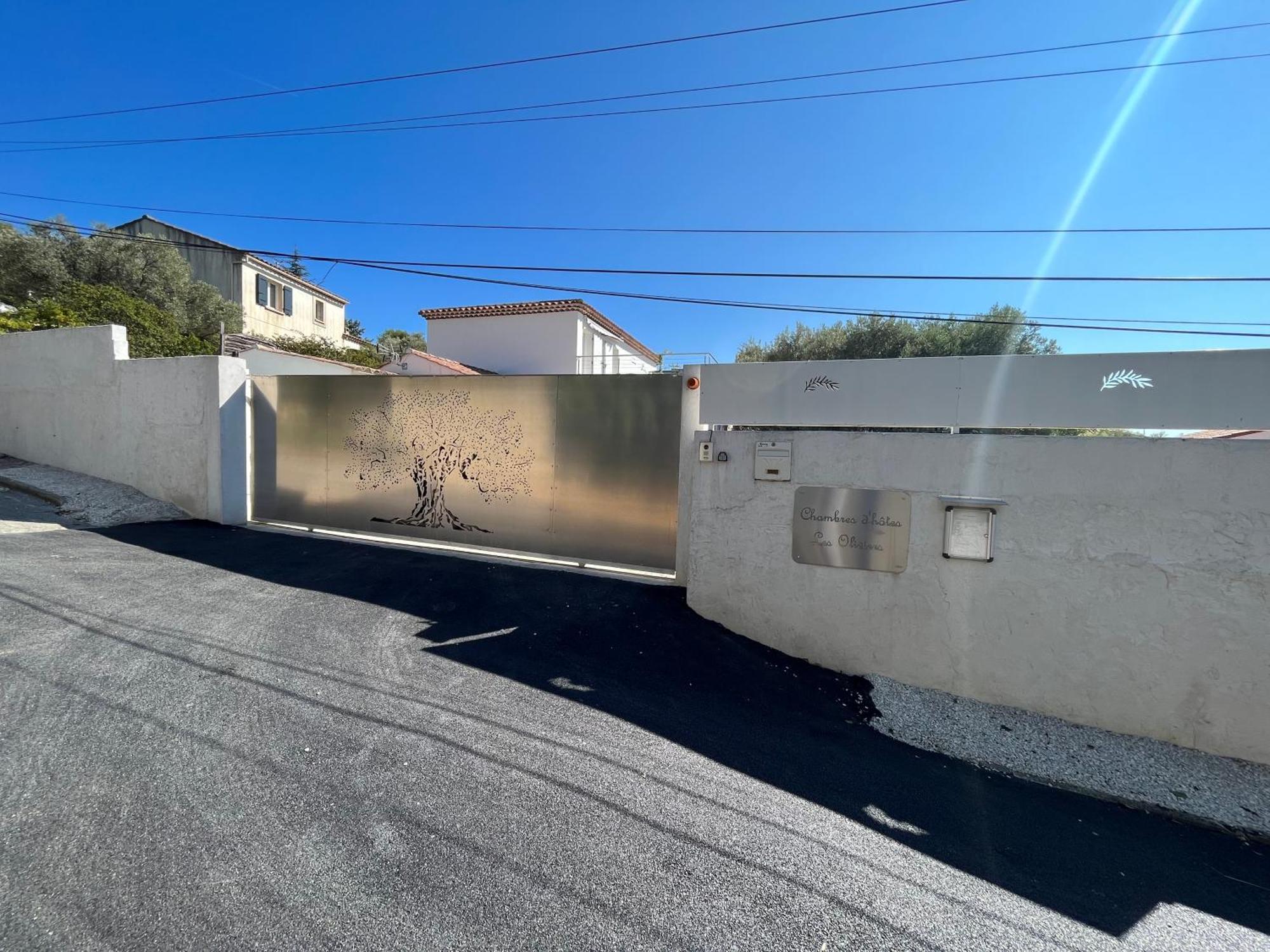 Chambres D'Hotes Les Oliviers - Marignane Esterno foto
